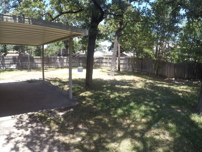 Building Photo - $1,850/mo | 3BD/2BA | Fenced Backyard, 2-Car Garage, No Carpet -- College Station, TX