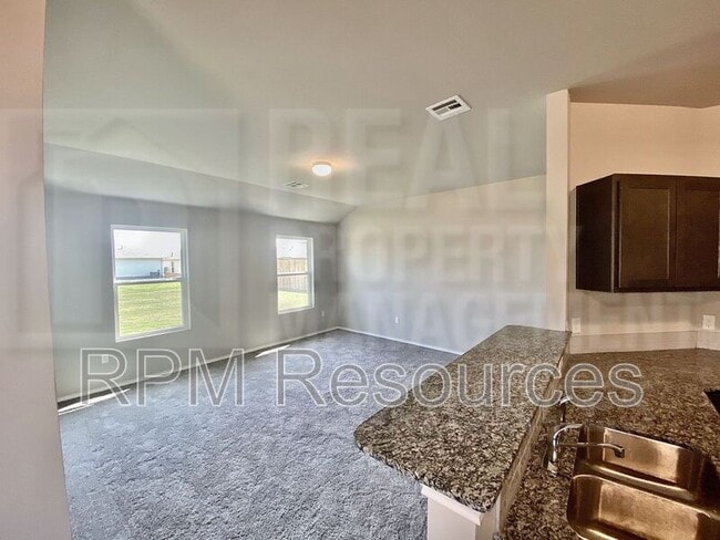 Building Photo - 1812 Hayes Ln