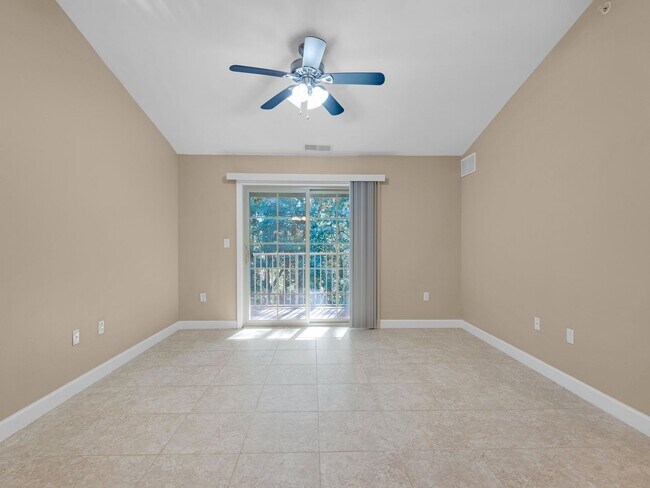 Building Photo - Beautiful One Bedroom Apartment in Fort Walton Beach!