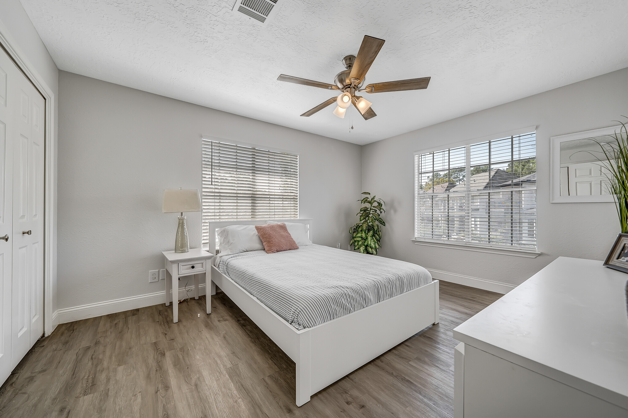Building Photo - 5110 Pleasure Lake Dr
