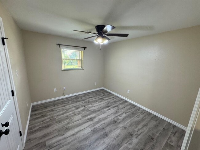 Building Photo - 141 Foxfire Rd