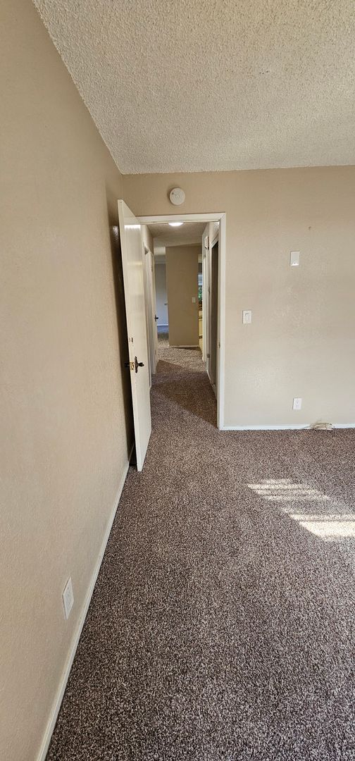 Building Photo - 715 Mikkelsen Dr