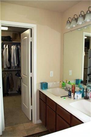Building Photo - 24135 McKinzie Ridge Dr