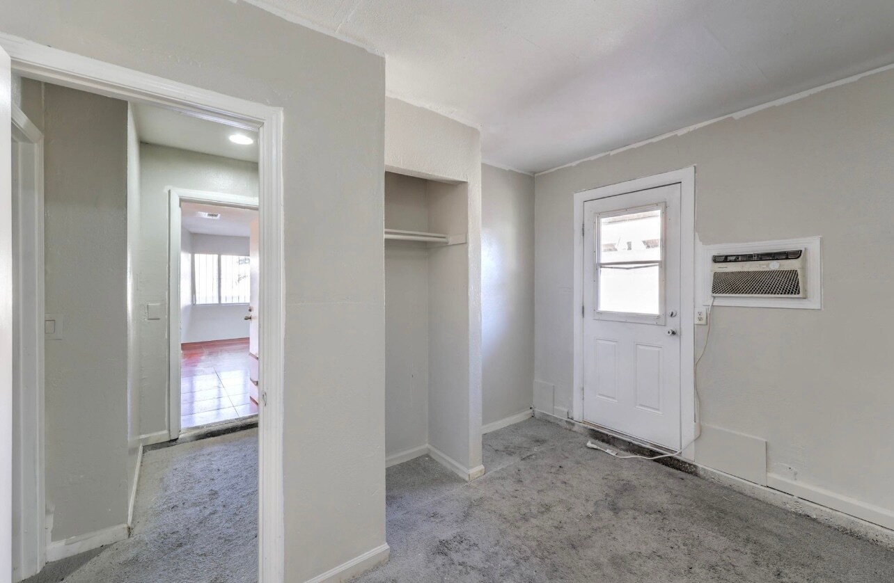 Building Photo - 4420 Shalimar Ave