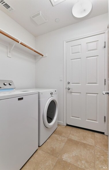 Building Photo - 504 Silver Ridge Dr