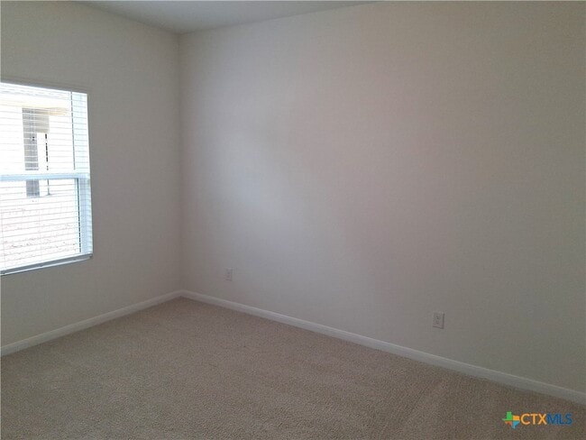 Building Photo - 253 Villars Dr