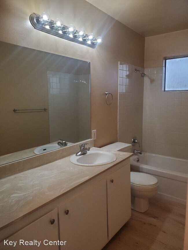 Building Photo - 1 br, 1 bath House - 9504 Emerald Park Dri...