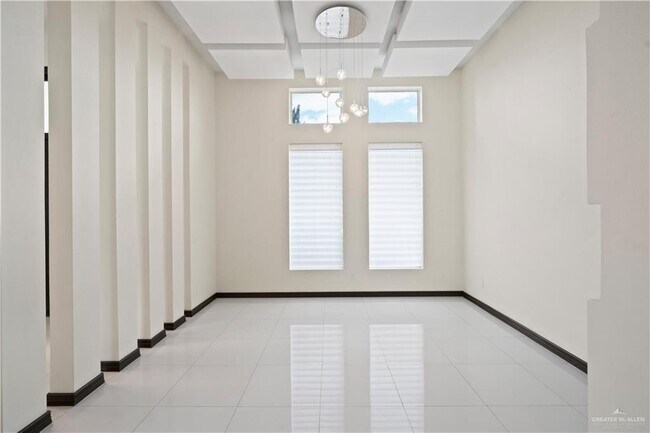 Building Photo - 32 May Dr