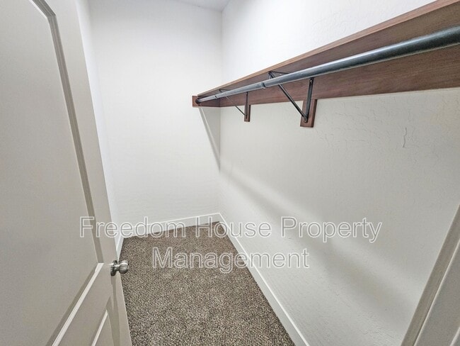 Building Photo - 1340 Arrowhead St