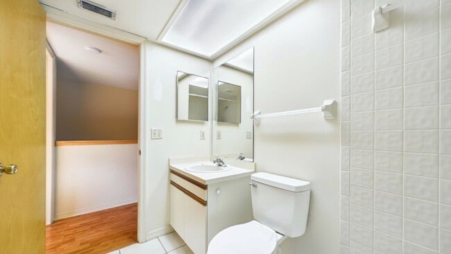 Building Photo - 9479 Tara Cay Ct