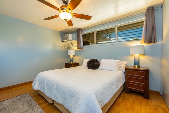 Building Photo - Oceanfront 1 Bed/1 Bath Fully Furnished Condo at Waipuilani!