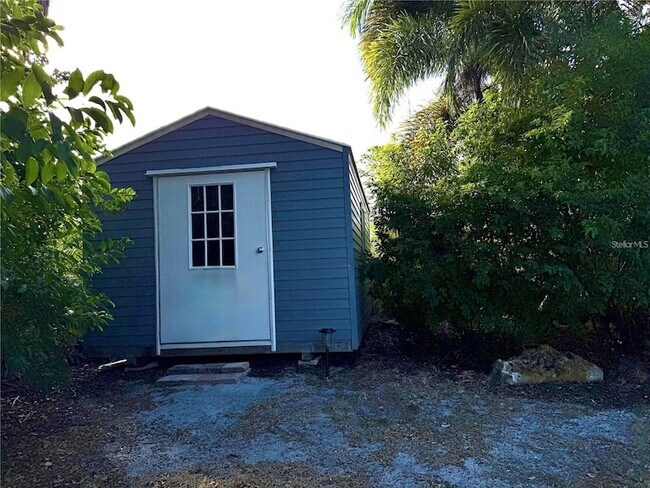 Building Photo - 2126 Craft Ln