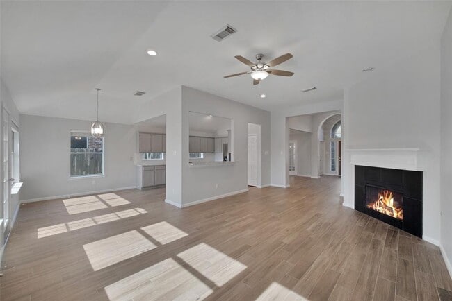 Building Photo - 14911 Englebrook Dr
