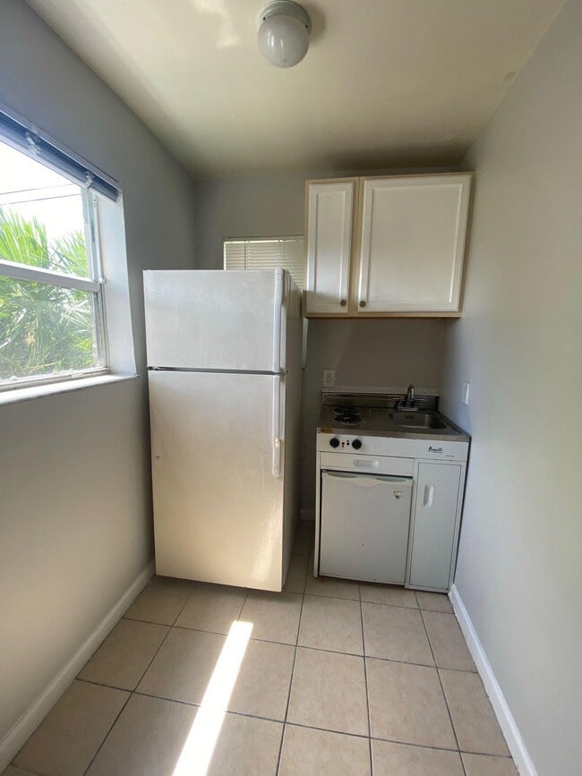 Building Photo - 1497 W 34th St