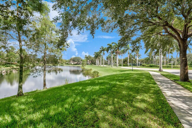 Building Photo - 813 Niemen Dr