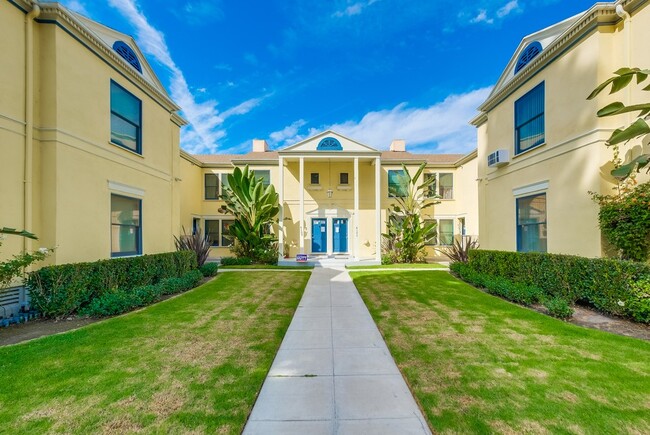 Building Photo - 4101-4115 Leimert Blvd
