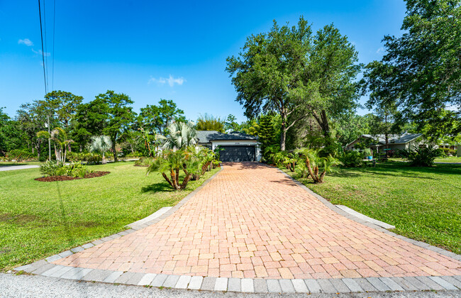 Building Photo - 27351 Golf Course Loop