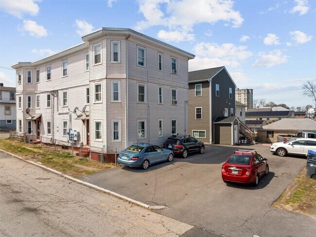 Building Photo - 53 1/2 Sterling Ave