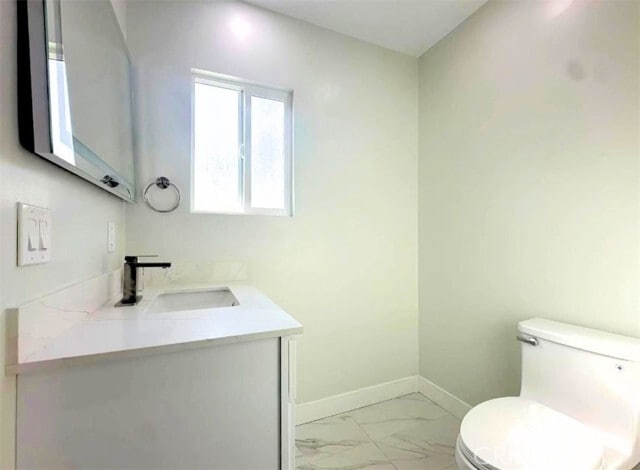 Building Photo - 637 W Floral Dr