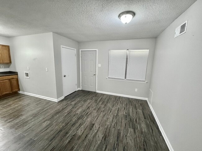 Building Photo - 5378 Beaverton Cove