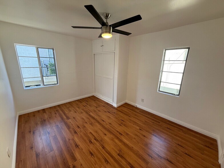 Building Photo - 1811 Garfield Pl