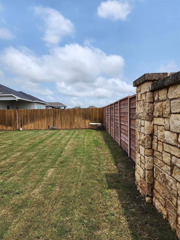 Building Photo - 553 Warlander Way