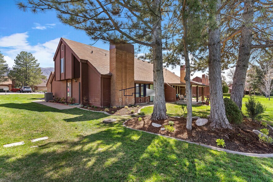 Building Photo - 26 White Barn Dr