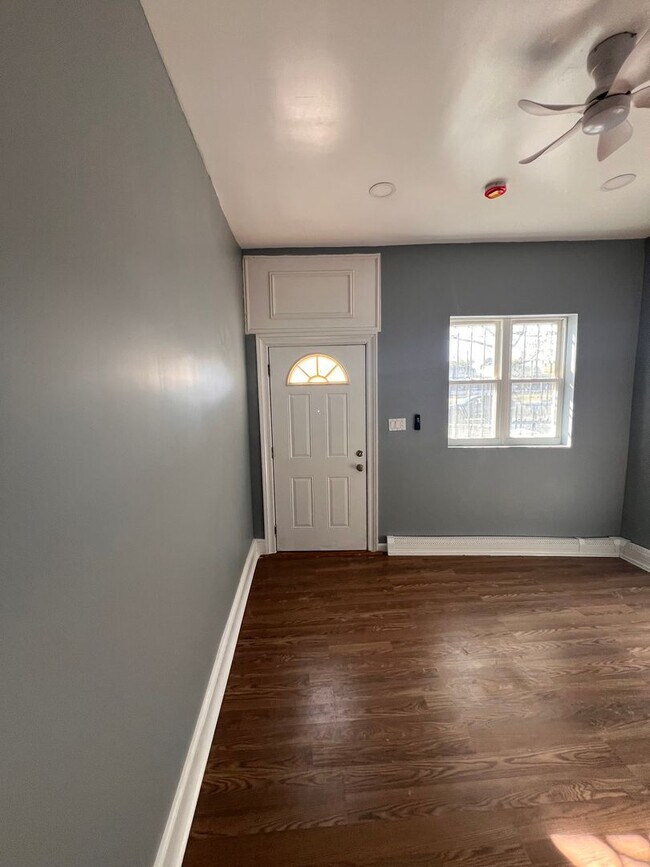 Building Photo - 144-19 101st Ave