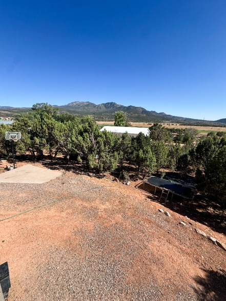 Building Photo - 462 E Pine View Dr