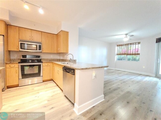 Building Photo - 1830 Radius Dr