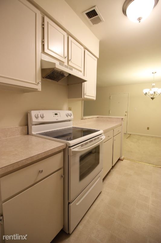 Building Photo - 5907 Noblestown Rd