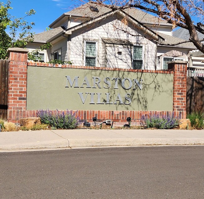 Building Photo - Amazing first floor condo in Littleton!!