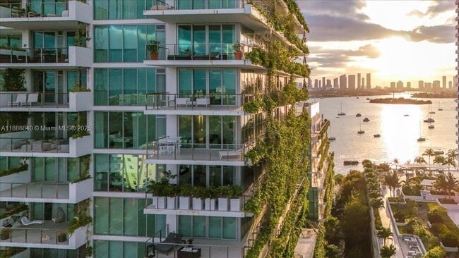 Building Photo - 1300 Monad Ter