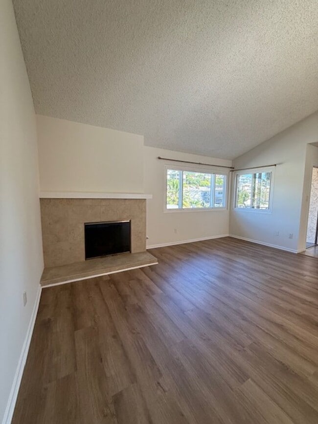 Building Photo - 420-22 Rees Street