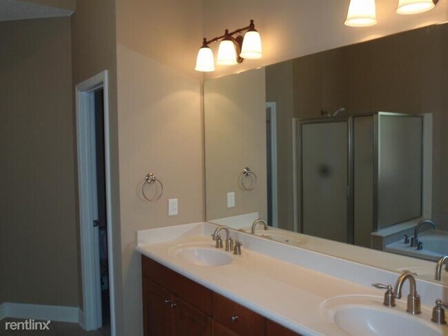 Building Photo - 5 br, 4 bath House - 230 Glade Knoll Trail...