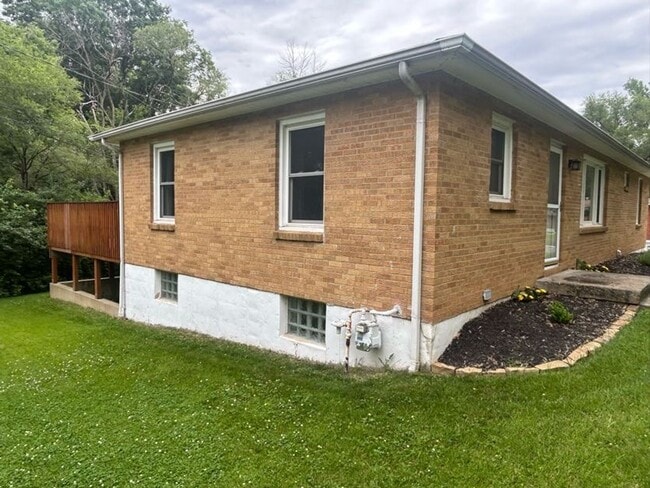 Building Photo - ASK about the MOVE IN SPECIAL! NO DEPOSIT!...