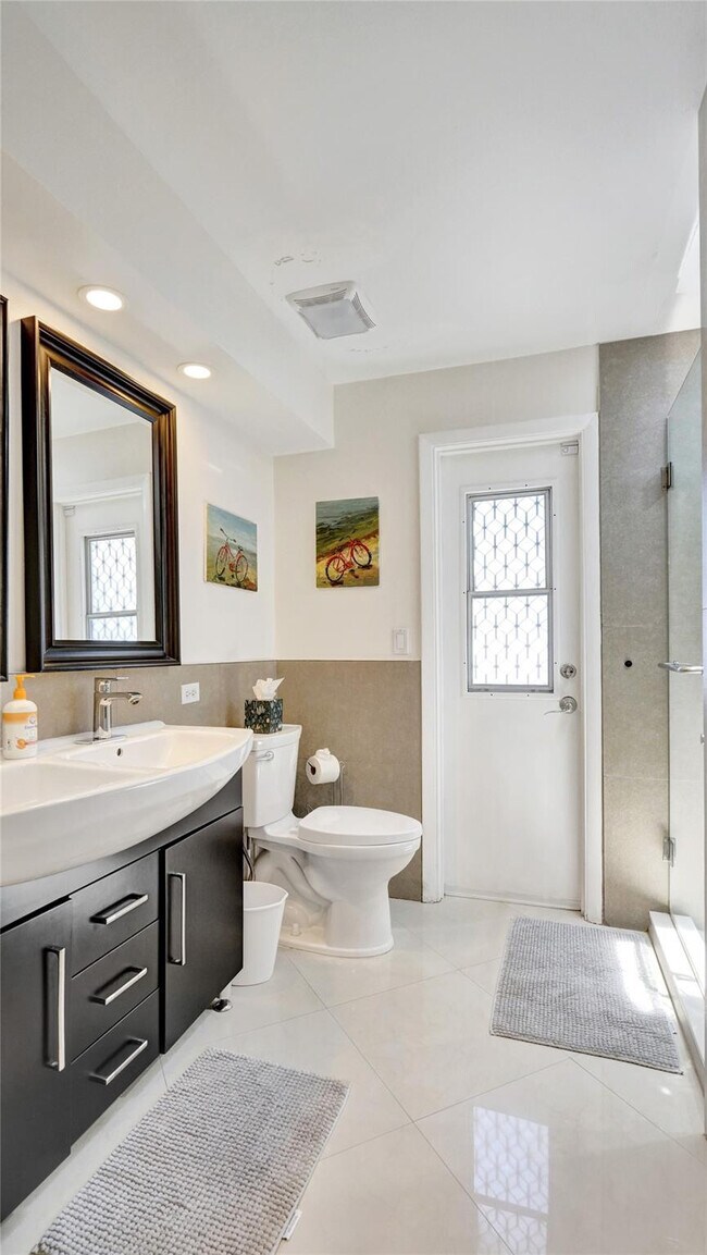 Building Photo - 2051 Coral Reef Dr