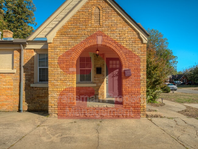 Building Photo - 2843 NW 18th St