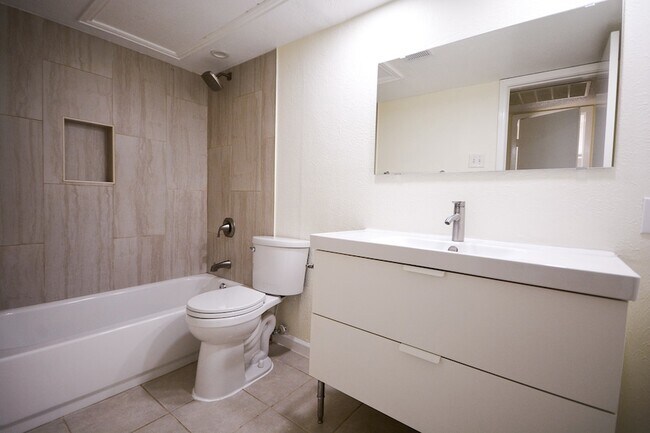 Building Photo - 12816 Midway Rd