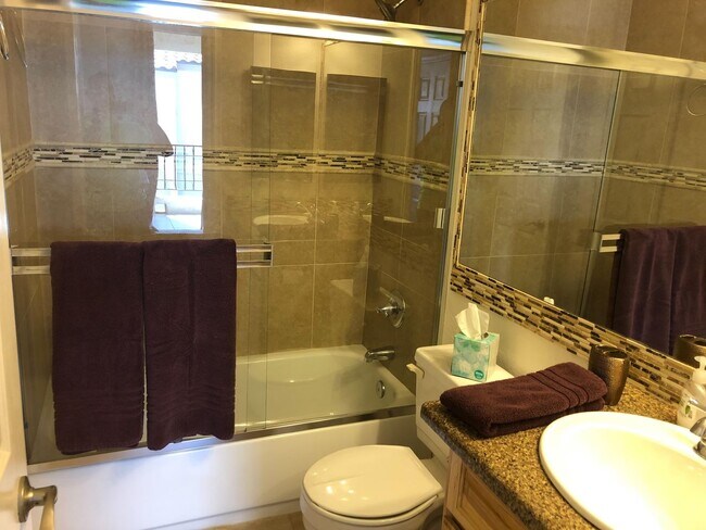 Building Photo - Two bedroom condo