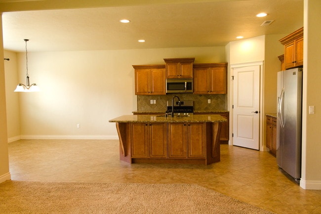 Building Photo - 2437 Bramasole Dr Way