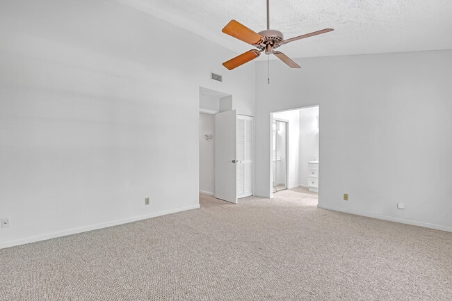 Building Photo - 604 Ocean Dunes Cir