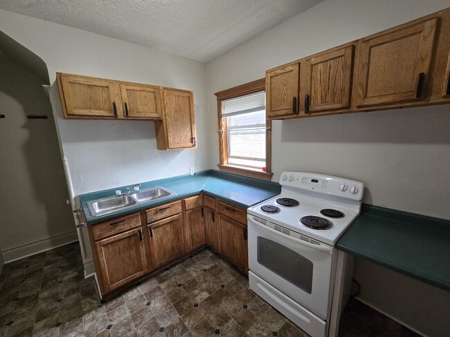 Primary Photo - 215 17th St NE