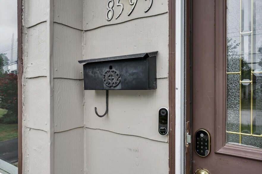 Building Photo - 8593 Engler ave