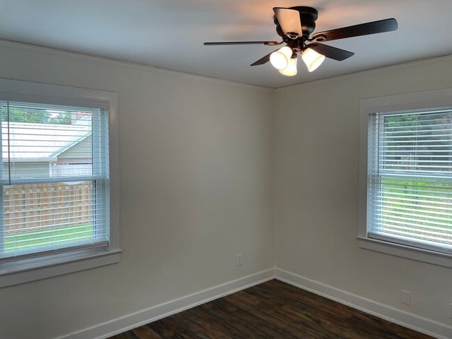 Building Photo - 408 Rockridge Ave