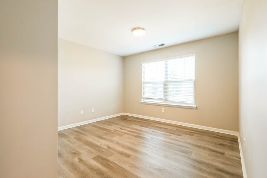 Building Photo - 175 Biscayne Terrace