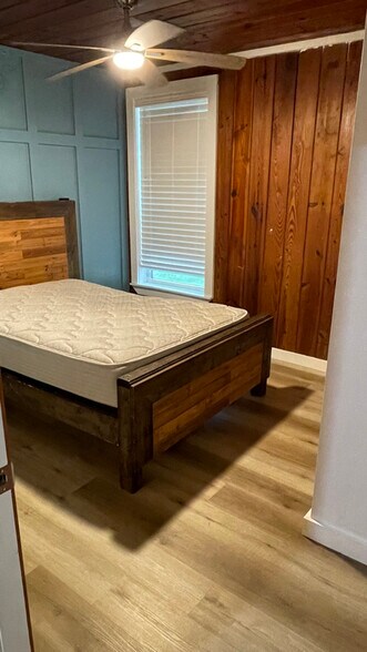 Building Photo - 1126 Seydler St