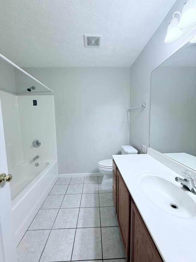 Building Photo - 4003 Hidden Hollow Dr