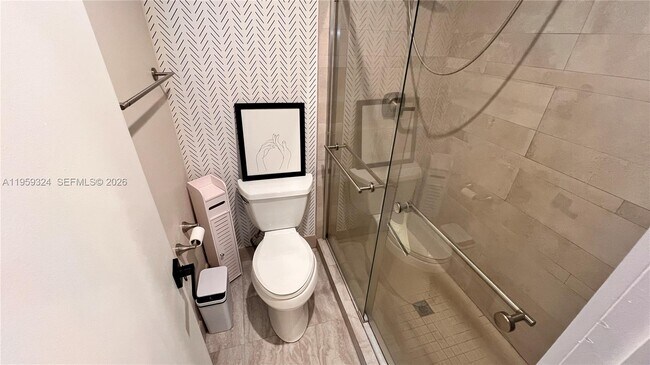 Building Photo - 3538 SW 17th St