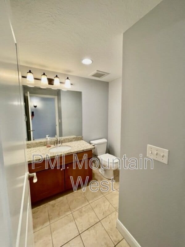Building Photo - 88 S 900 E